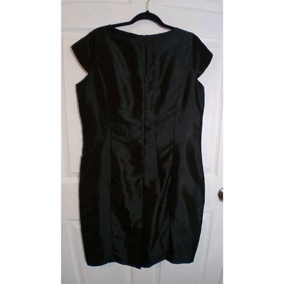 EY Boutique Black with Neon Green Lace Detail Midi Size 16 - Picture 4 of 6